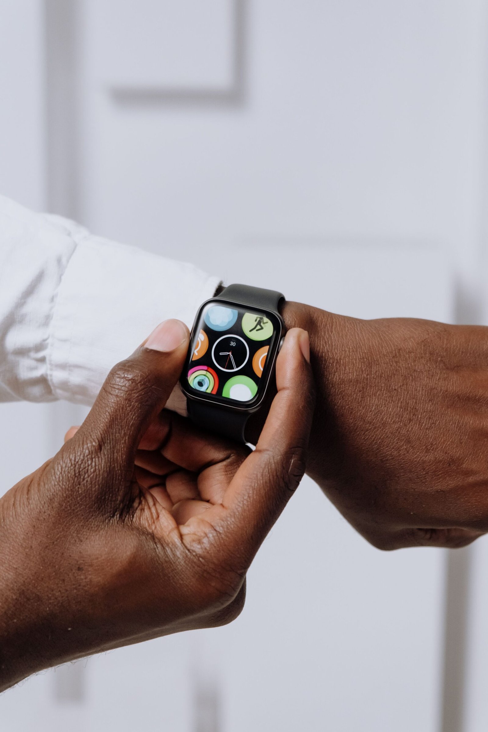 Apple Watch - Image 2